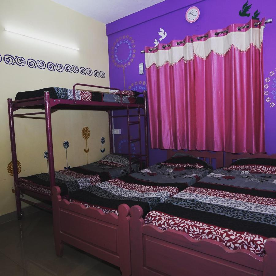 Easvari Grand Pg For Women - Female Only Hostel Chennai Exterior photo